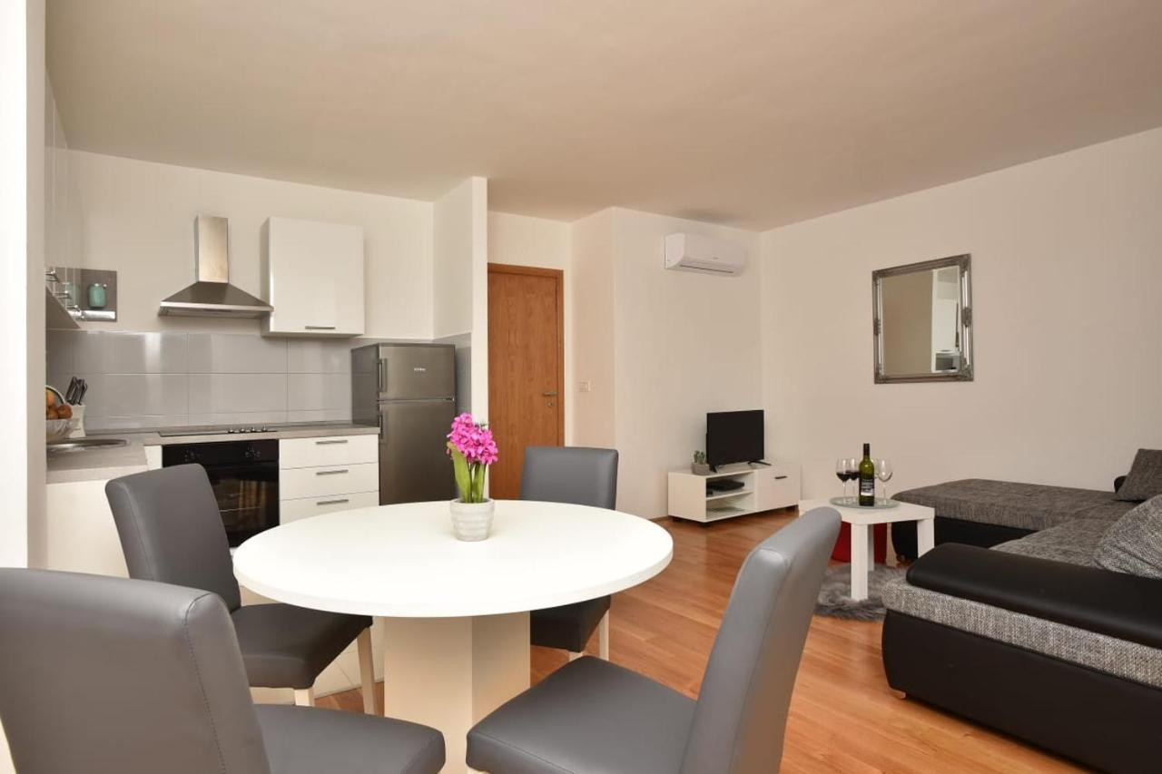 Apartment Anna A2+2 Makarska Exterior photo