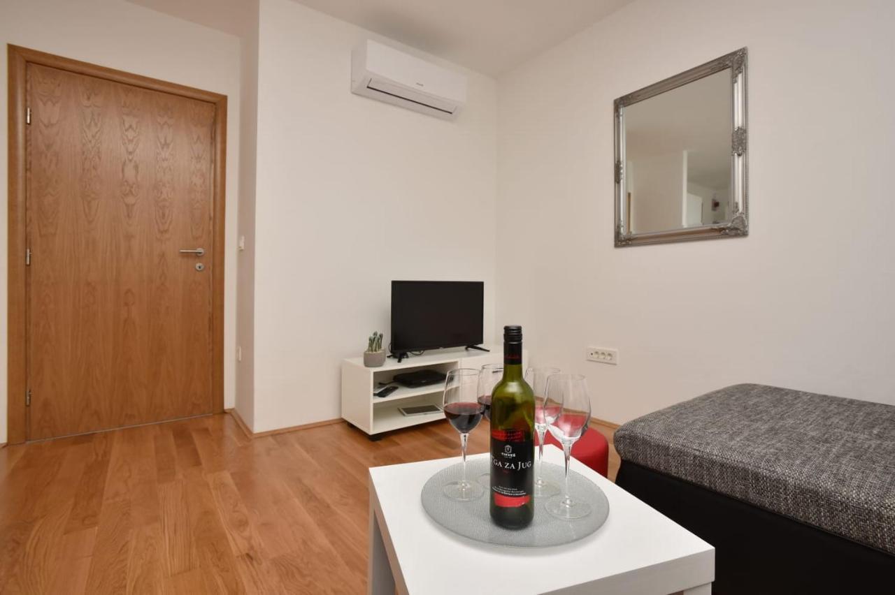 Apartment Anna A2+2 Makarska Exterior photo