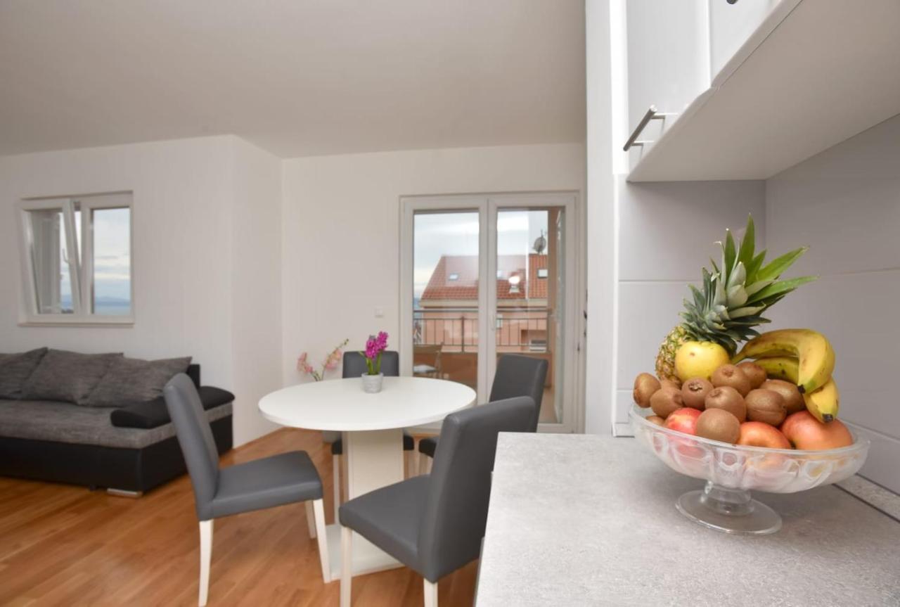 Apartment Anna A2+2 Makarska Exterior photo